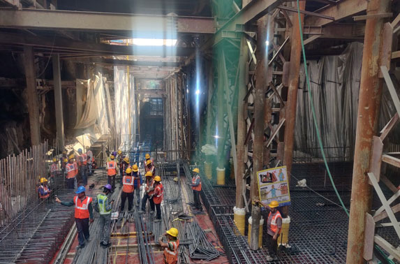 Concourse Slab Progress in Grid 20-21 at Hutatma Chowk Station