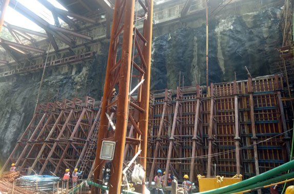 Grid C1-1 BS Wall Progress at Cuffe Parade Station