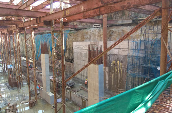 Station Chatrapati Shivaji - Column works