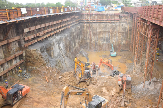 Dharavhi Station - North Side