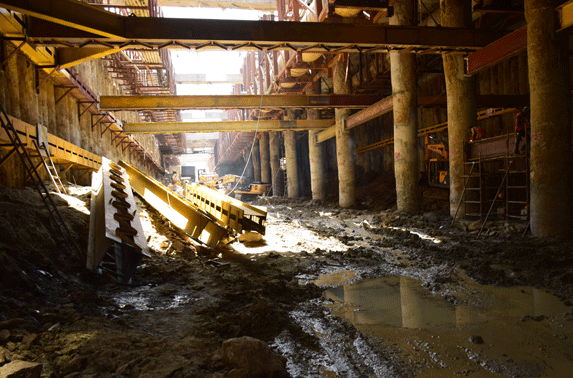 Station Acharya Atre - steel Strut and Waler, runner beam fixing in progress