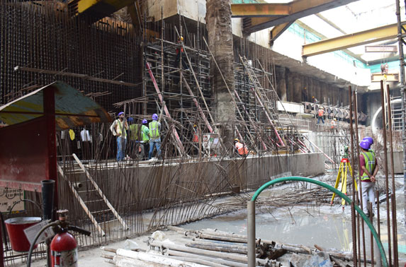 Worli - Wall reinforcement and shuttering work in progress