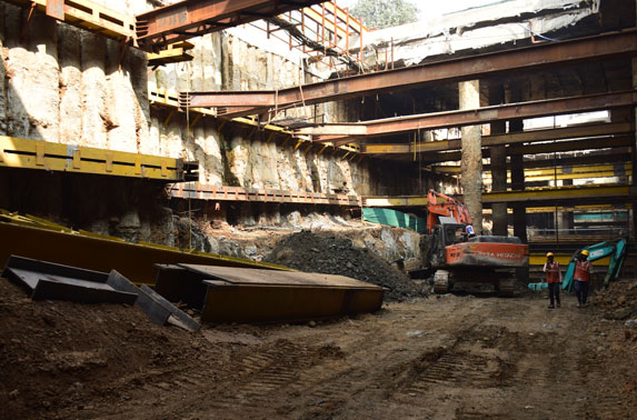 Worli - Waller beam erection and excavation in progress