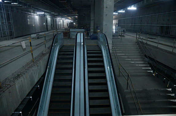 Spectacular visuals of science museum station located near recreational hotspots like Nehru Science Centre, Nehru Art Gallery, and National Sports Club of India